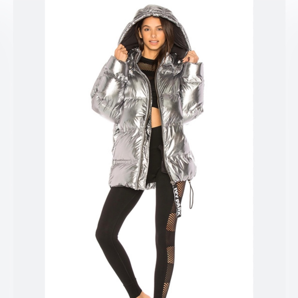 IVY PARK Oversized Puffer Jacket Size S